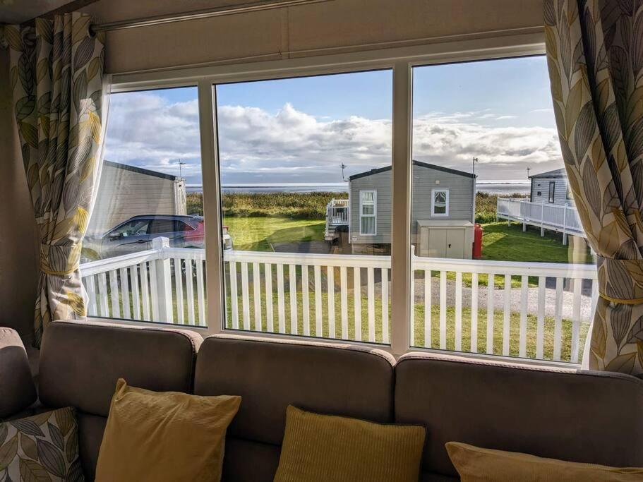 Beautiful Pet Friendly Southerness Caravan With Sea View & Decking Area Mainsriddle Esterno foto