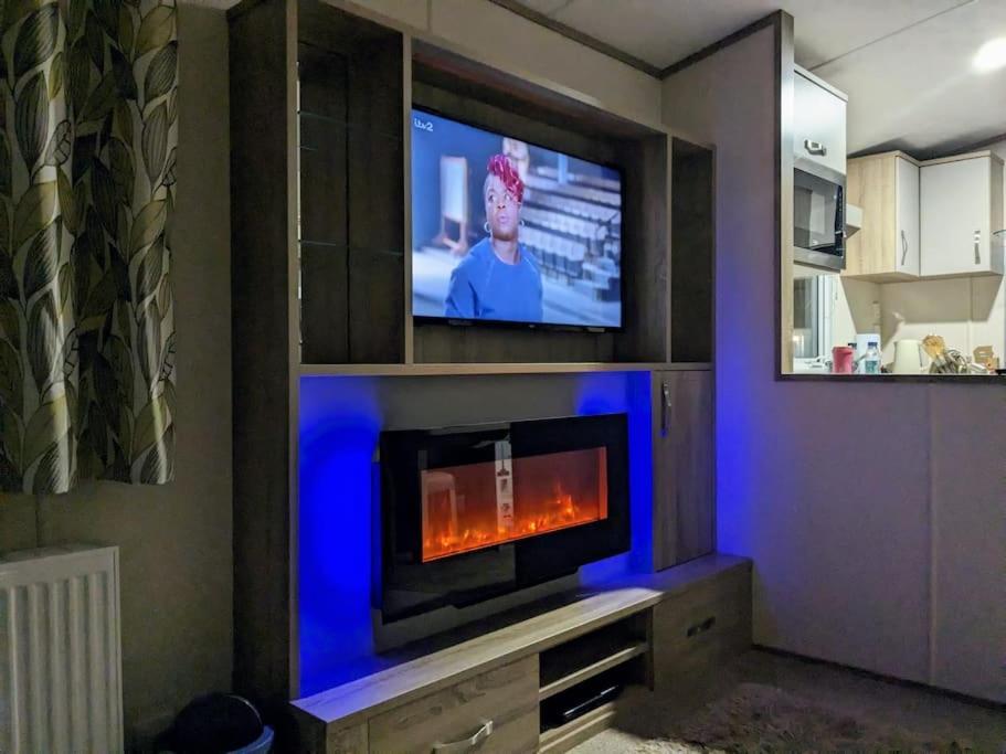 Beautiful Pet Friendly Southerness Caravan With Sea View & Decking Area Mainsriddle Esterno foto