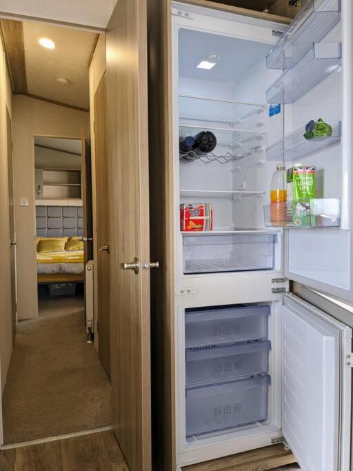 Beautiful Pet Friendly Southerness Caravan With Sea View & Decking Area Mainsriddle Esterno foto