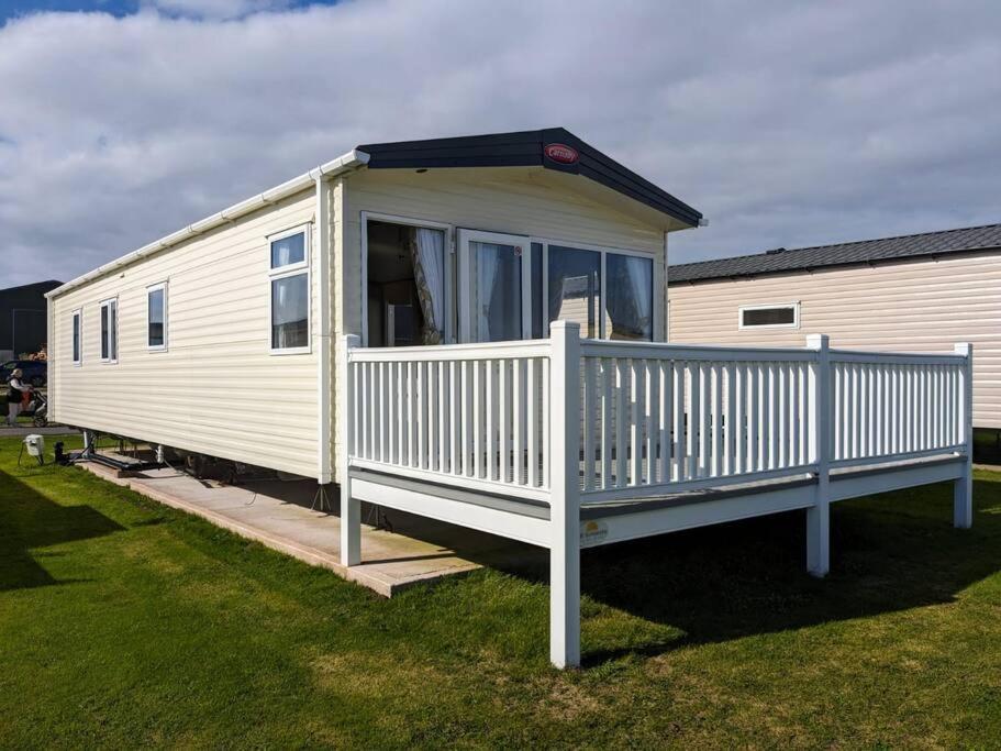 Beautiful Pet Friendly Southerness Caravan With Sea View & Decking Area Mainsriddle Esterno foto