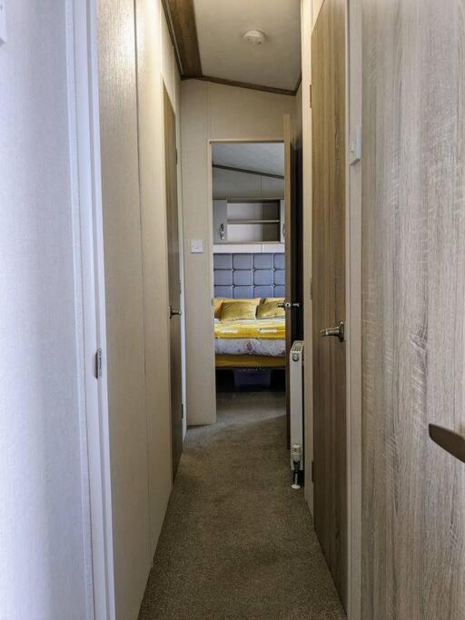 Beautiful Pet Friendly Southerness Caravan With Sea View & Decking Area Mainsriddle Esterno foto